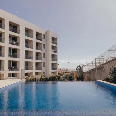 Atlantic Pool & Ocean View *